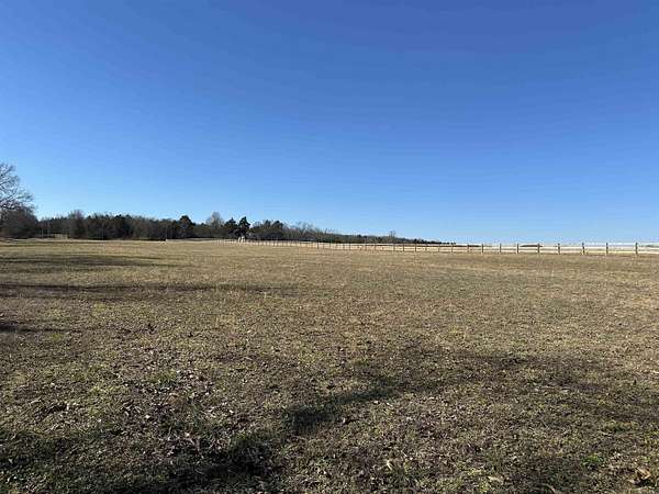 4 Acres of Residential Land for Sale in Flippin, Arkansas