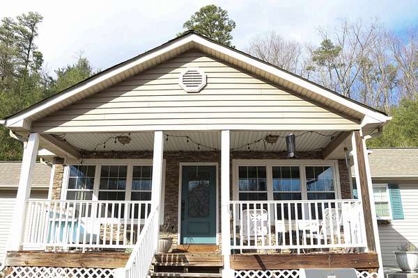 3 Acres of Land with Home for Sale in Trenton, Georgia