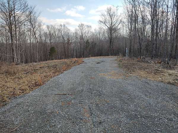 8 Acres of Residential Land for Sale in Dover, Tennessee