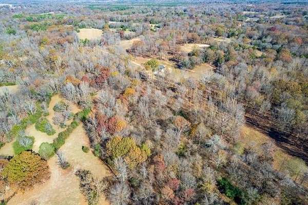 5 Acres of Residential Land for Sale in Batesville, Mississippi