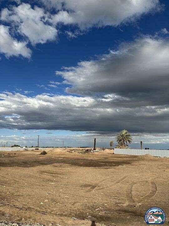 0.35 Acres of Commercial Land for Sale in Imperial, California
