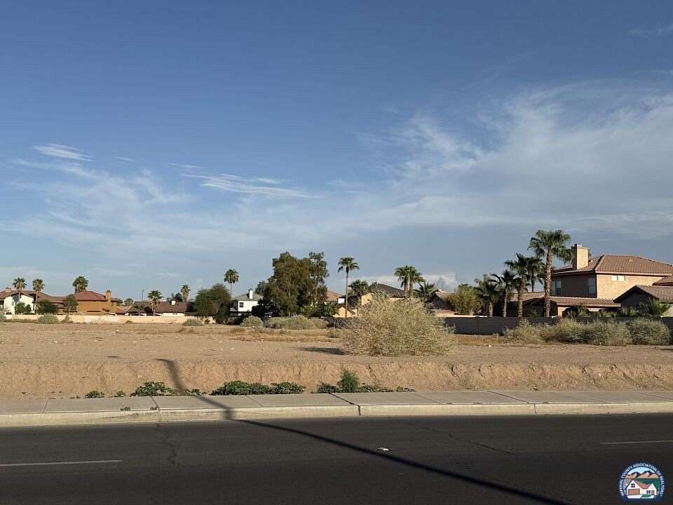 1.22 Acres of Mixed-Use Land for Sale in Calexico, California