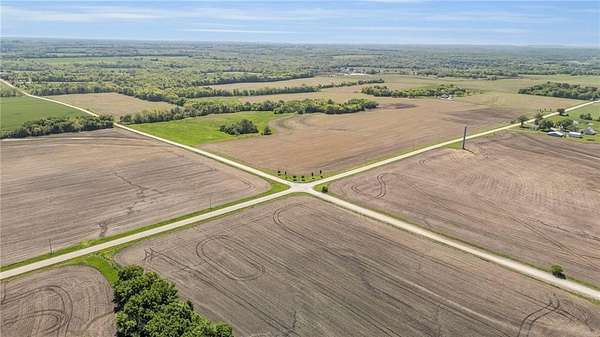 40 Acres of Recreational & Residential Land for Sale in La Cygne, Kansas