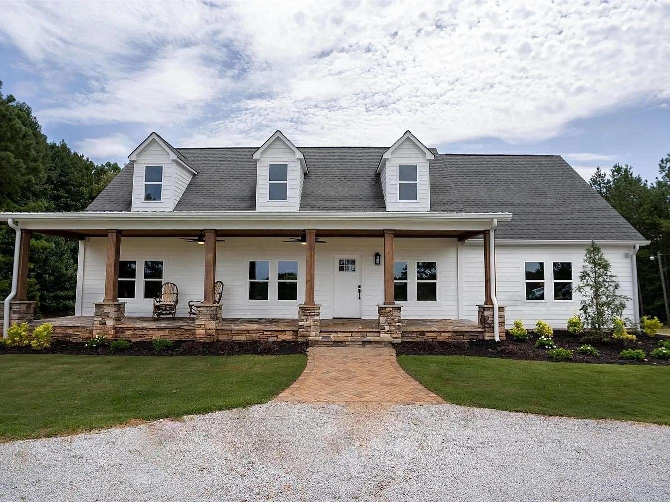 5 Acres of Land with Home for Sale in White Plains, Georgia