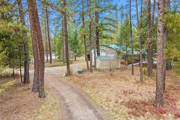 10 Acres of Land with Home for Sale in Colville, Washington