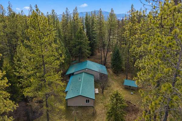 10 Acres of Land with Home for Sale in Colville, Washington
