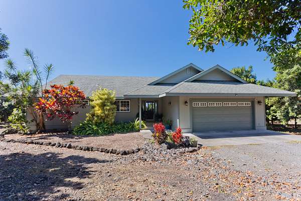 10.6 Acres of Land with Home for Sale in Captain Cook, Hawaii