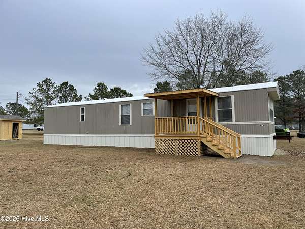 6.1 Acres of Land with Home for Lease in Richlands, North Carolina