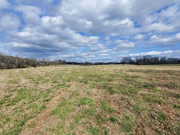 10.5 Acres of Land for Sale in Silver Point, Tennessee