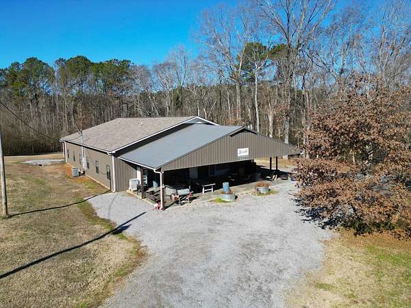1.5 Acres of Land with Home for Auction in Hollywood, Alabama