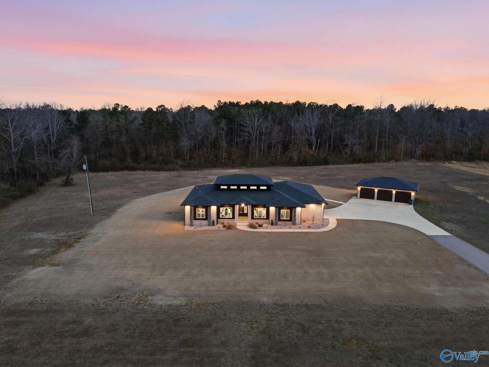 13.3 Acres of Land with Home for Sale in Moulton, Alabama