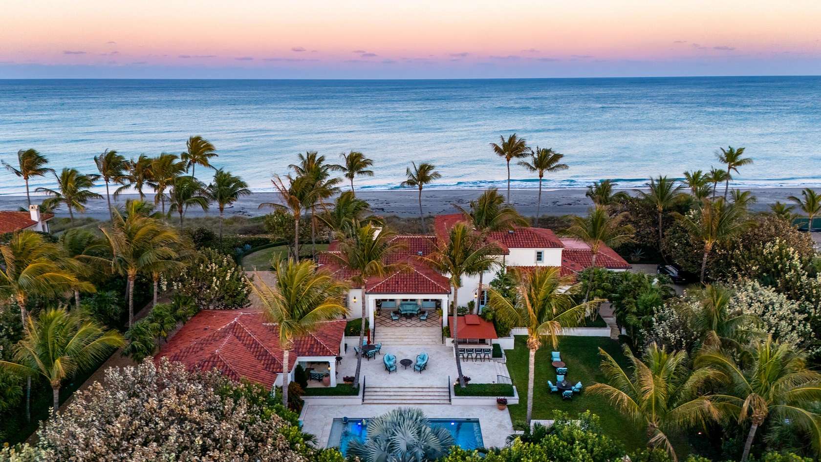 1.54 Acres of Land with Home for Sale in Jupiter Island, Florida