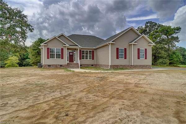 4 Acres of Land with Home for Sale in Suffolk, Virginia