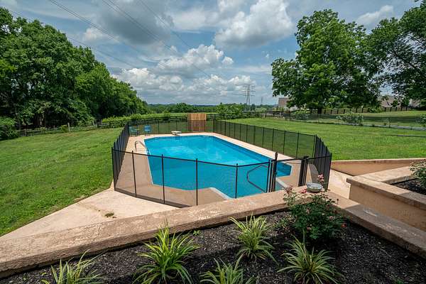 2 Acres of Land with Home for Sale in Franklin, Tennessee