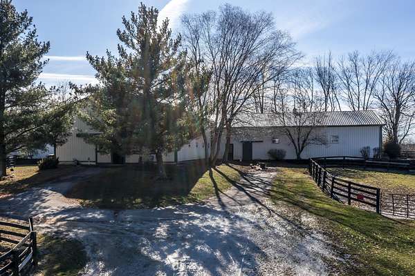 8 Acres of Agricultural Land for Sale in Versailles, Kentucky