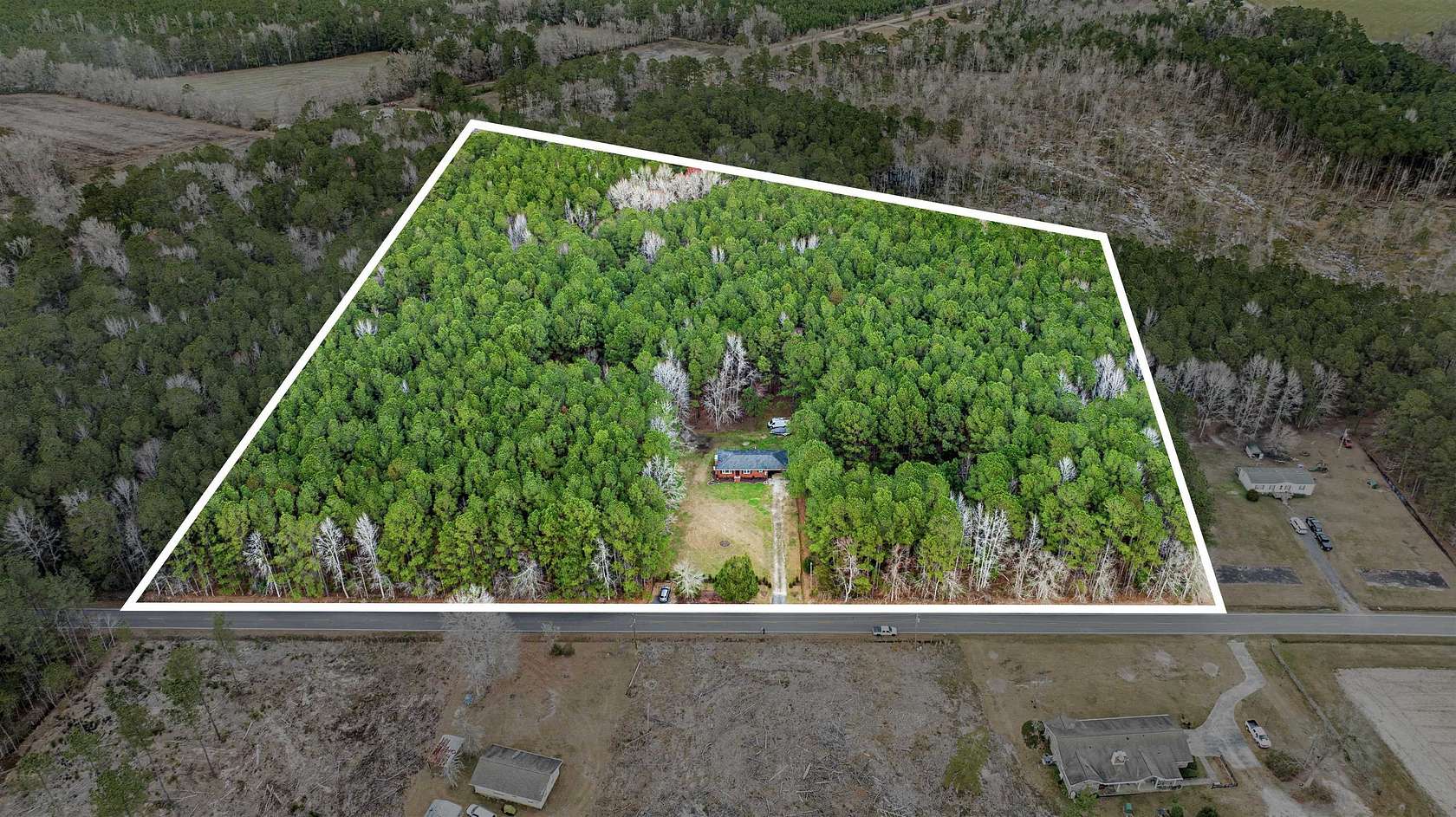 13.2 Acres of Recreational Land with Home for Sale in Hemingway, South Carolina