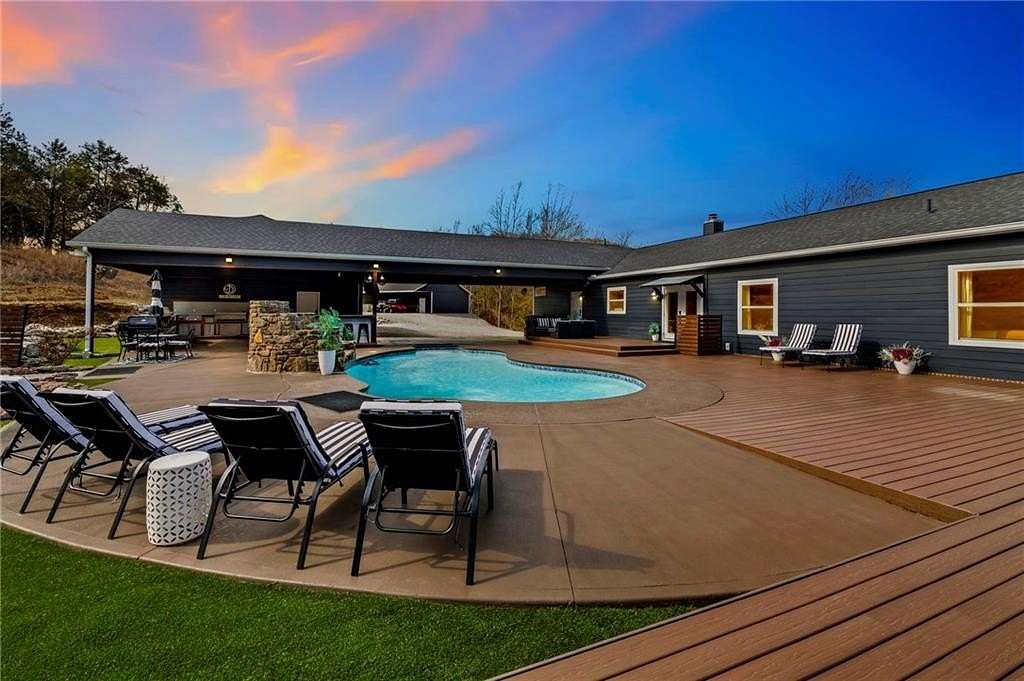 27 Acres of Land with Home for Sale in Huntsville, Arkansas