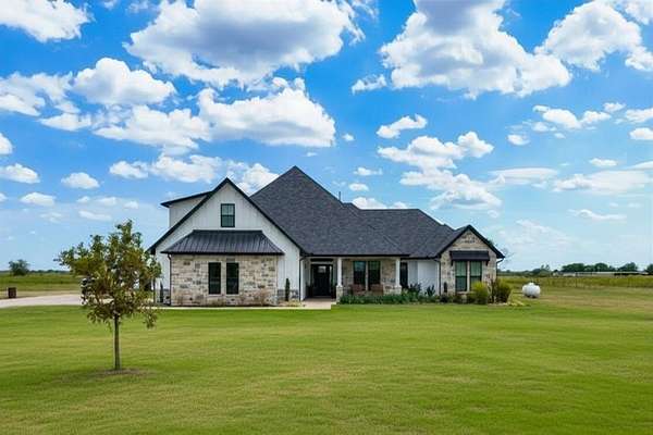 9.66 Acres of Land with Home for Sale in Caddo Mills, Texas