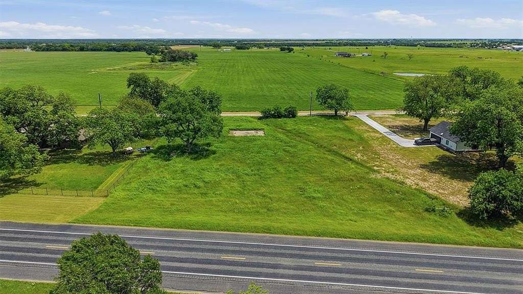 1 Acre of Residential Land for Sale in Whitesboro, Texas