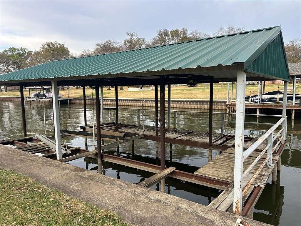 1 Acre of Residential Land for Sale in Streetman, Texas