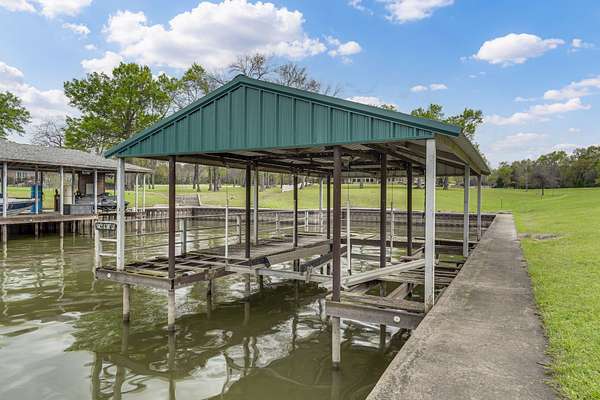 1 Acre of Residential Land for Sale in Streetman, Texas