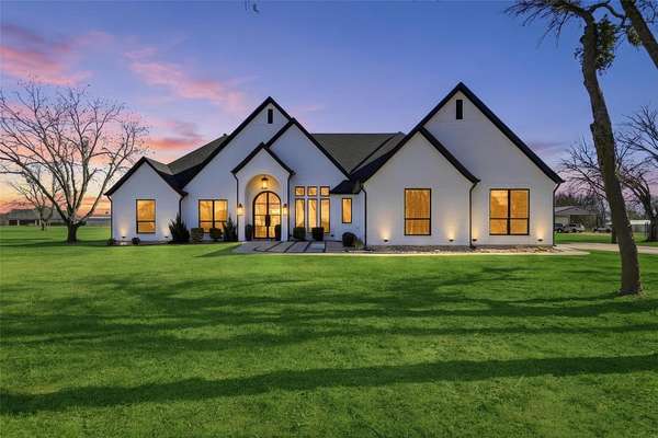 2.62 Acres of Land with Home for Sale in Grandview, Texas