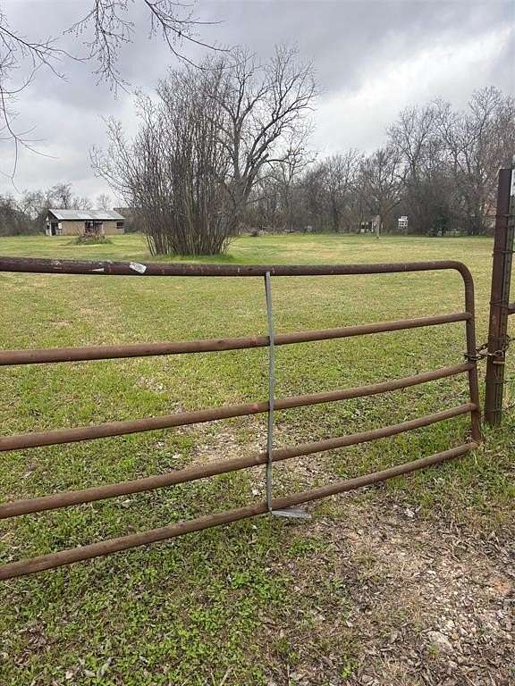 1.5 Acres of Land for Sale in Waco, Texas