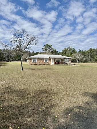 16.7 Acres of Land with Home for Sale in DeFuniak Springs, Florida