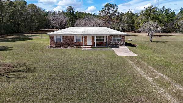 16.7 Acres of Land with Home for Sale in DeFuniak Springs, Florida