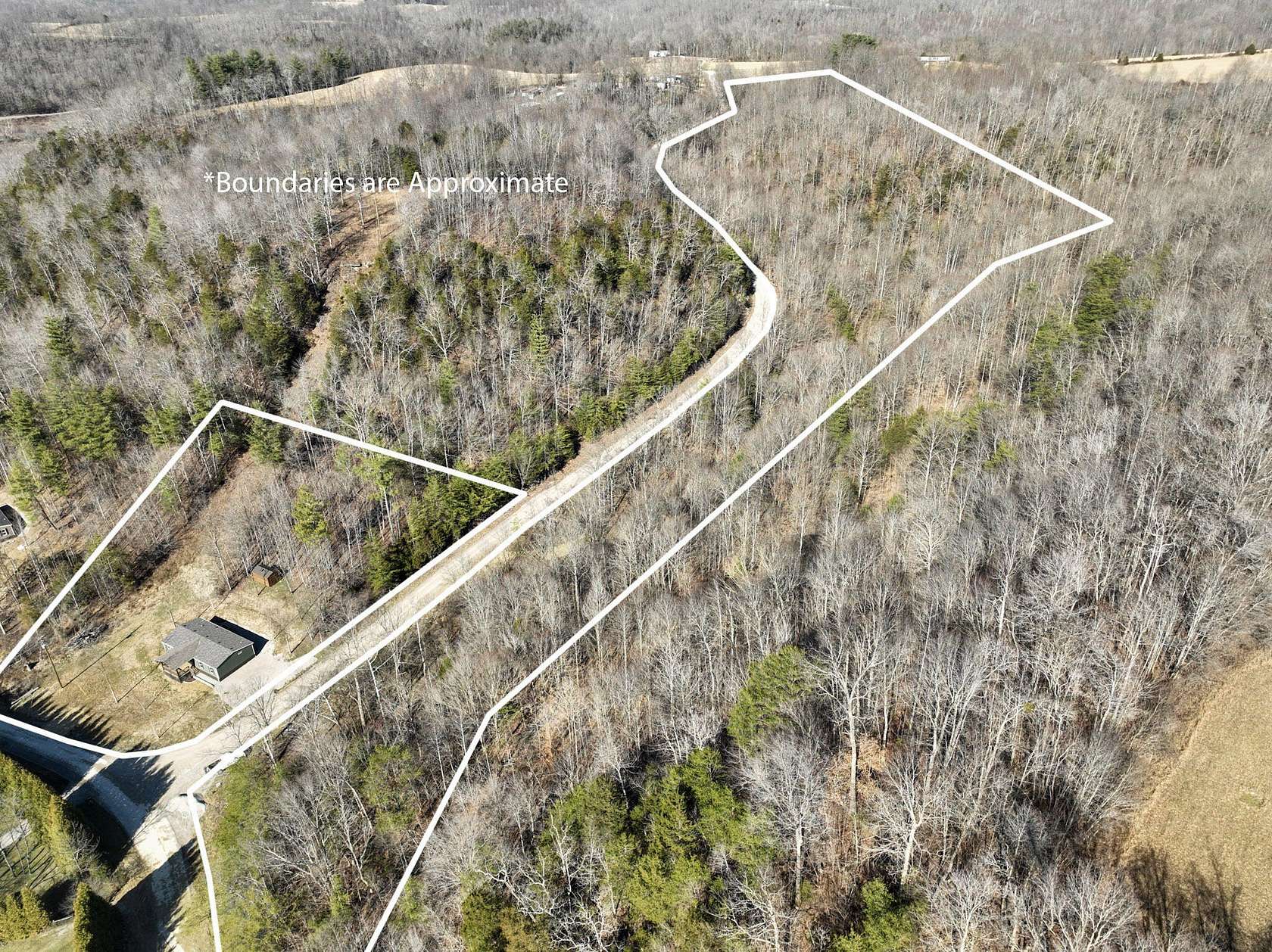 10.4 Acres of Recreational Land with Home for Sale in Kings Mountain, Kentucky