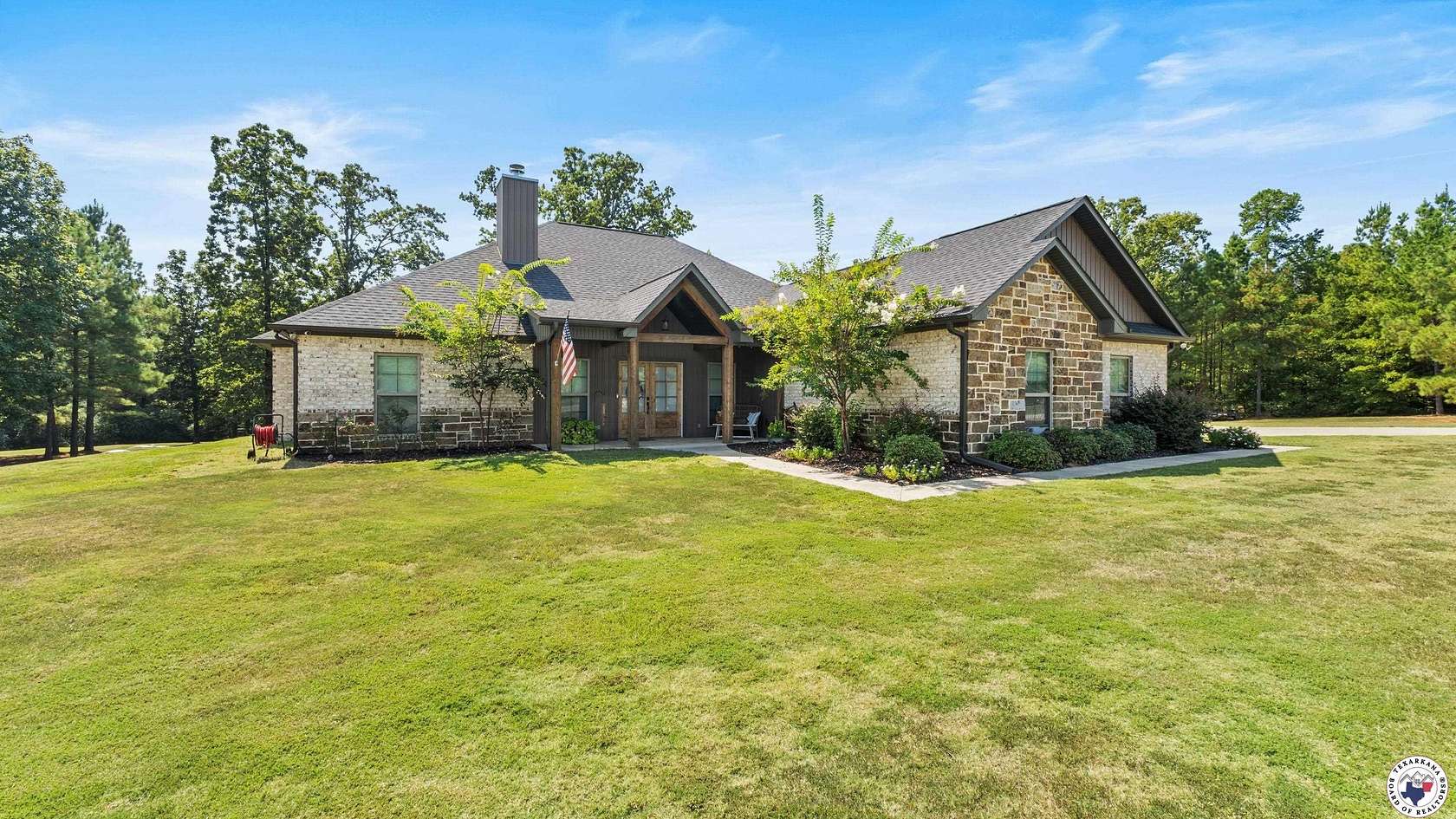 4.67 Acres of Land with Home for Sale in Texarkana, Texas