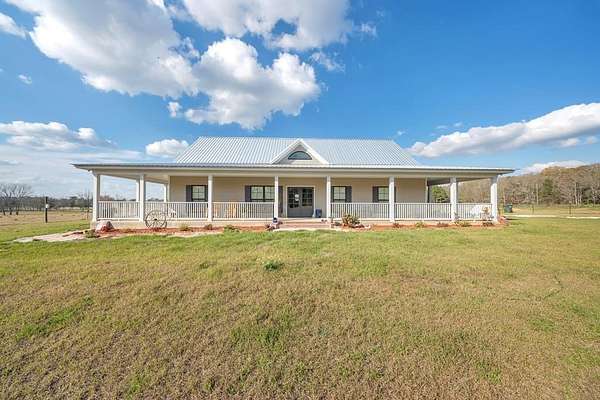 208 Acres of Land with Home for Sale in Pavo, Georgia