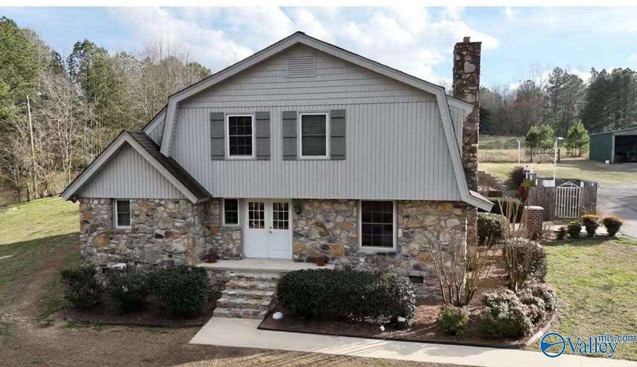 2 Acres of Land with Home for Sale in Boaz, Alabama