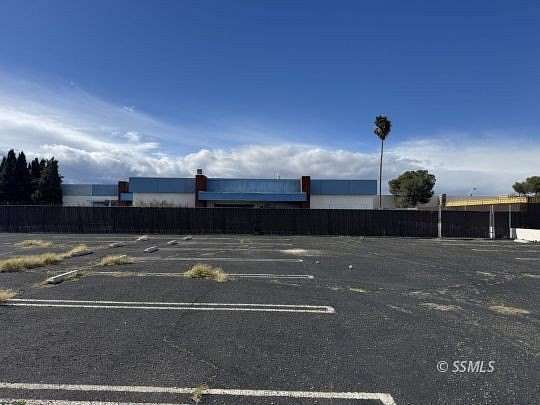 2.15 Acres of Improved Commercial Land for Sale in Ridgecrest, California