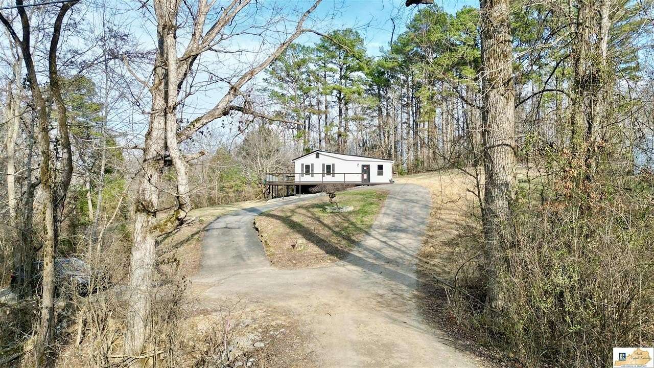 1.6 Acres of Land with Home for Sale in Jamestown, Kentucky