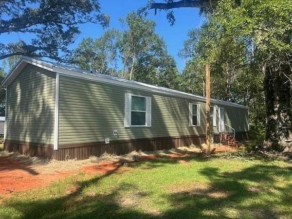 9.69 Acres of Land with Home for Lease in Citronelle, Alabama