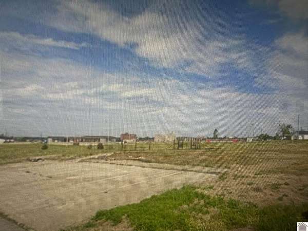 6 Acres of Commercial Land for Sale in Mayfield, Kentucky