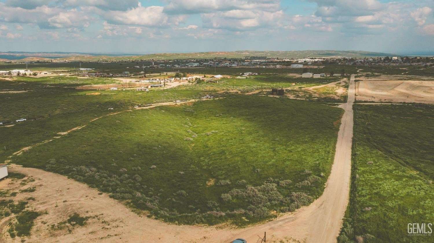 7.5 Acres of Land for Sale in Taft, California