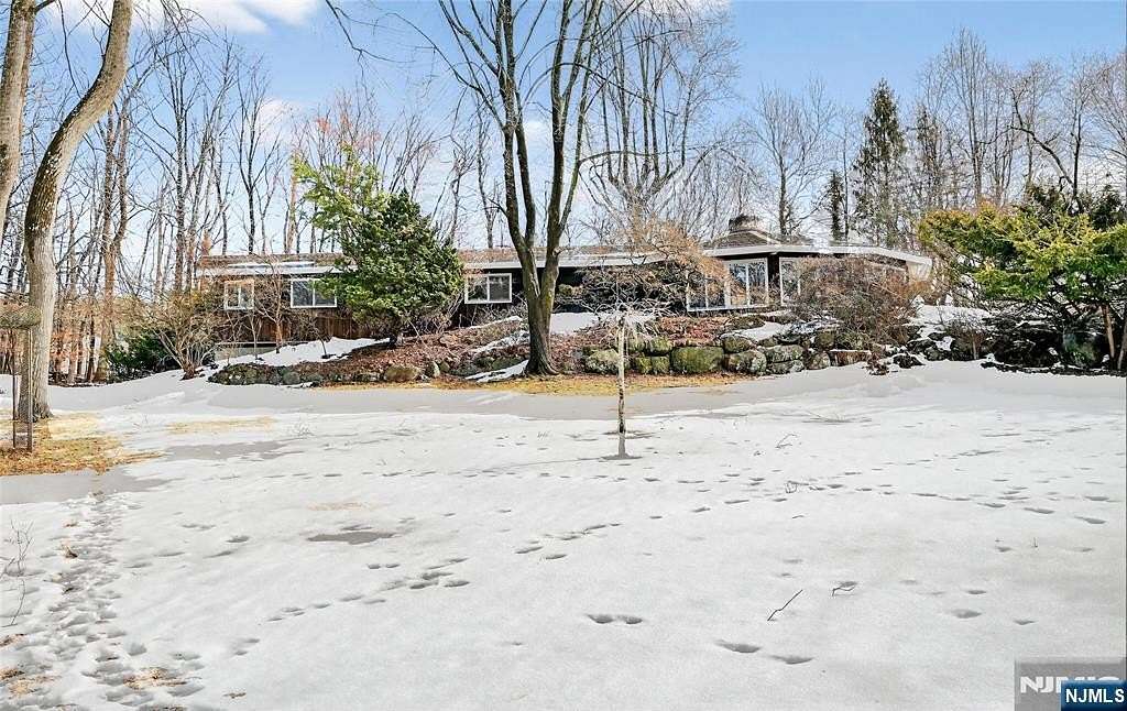 1.6 Acres of Land with Home for Sale in Mahwah, New Jersey