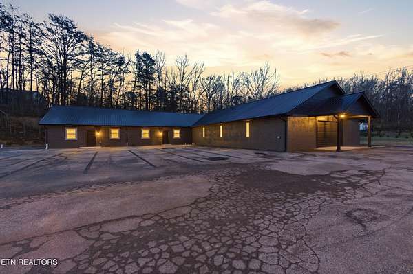 1.5 Acres of Land with Home for Sale in Rockwood, Tennessee