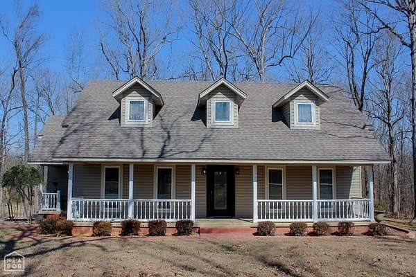 5 Acres of Land with Home for Sale in Jonesboro, Arkansas