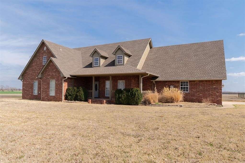 12 Acres of Land with Home for Sale in Pauls Valley, Oklahoma