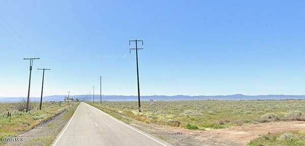 19.6 Acres of Land for Sale in Lancaster, California