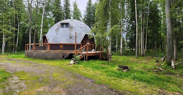 2.5 Acres of Land with Home for Sale in North Pole, Alaska