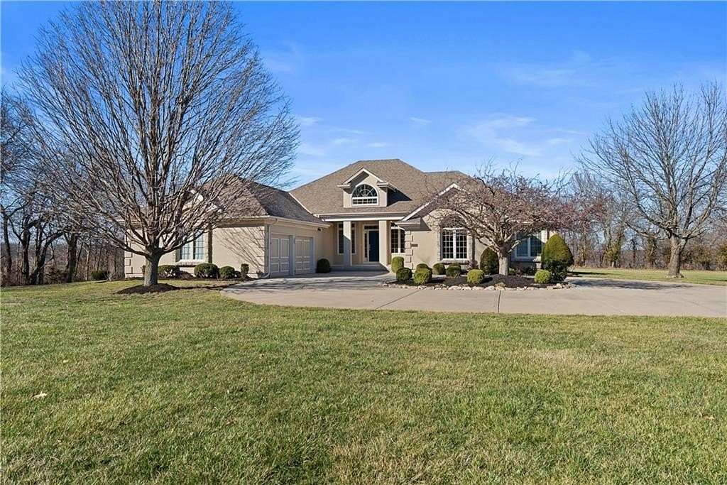 2.2 Acres of Land with Home for Sale in Lee's Summit, Missouri