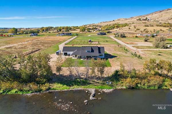 6 Acres of Land with Home for Sale in Emmett, Idaho