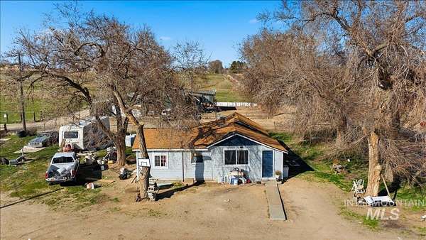 13 Acres of Land with Home for Sale in Caldwell, Idaho
