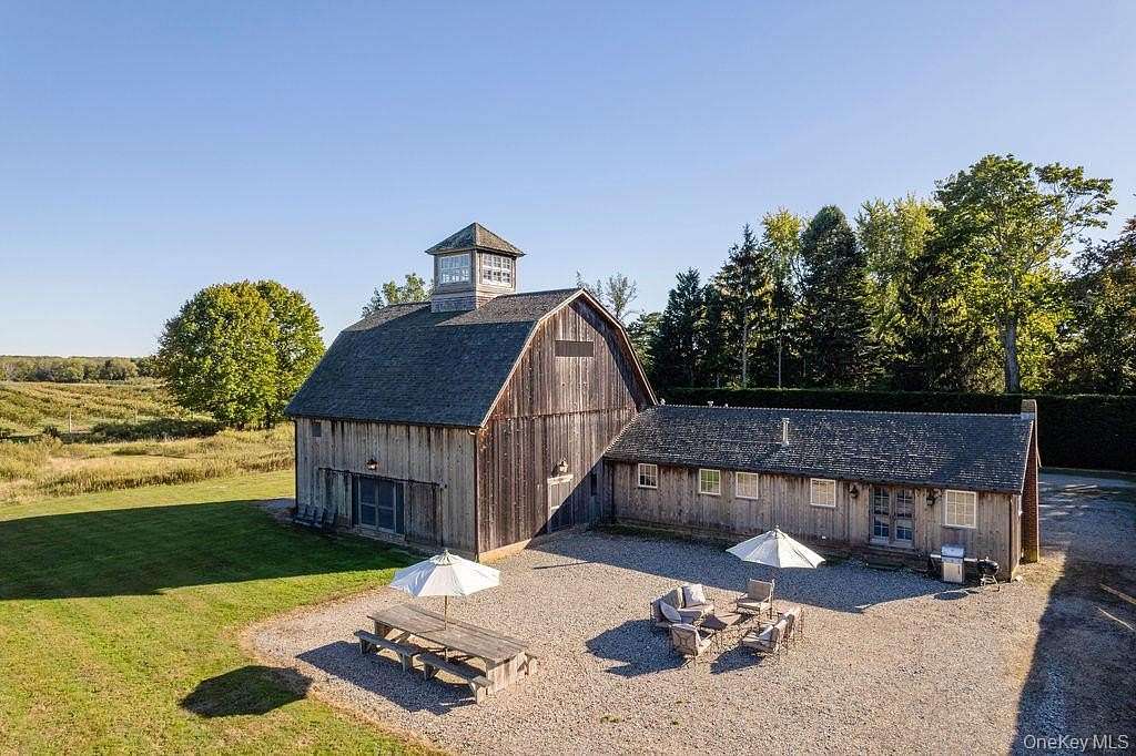 2.42 Acres of Land with Home for Lease in Cutchogue, New York