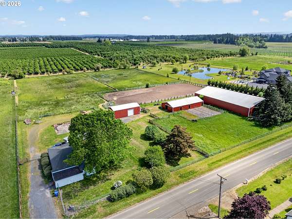 6.6 Acres of Land with Home for Sale in Aurora, Oregon
