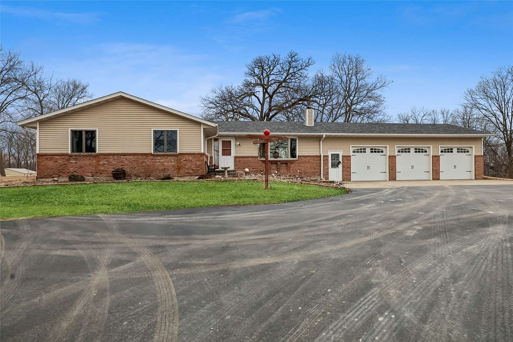 4.89 Acres of Land with Home for Sale in Grinnell, Iowa